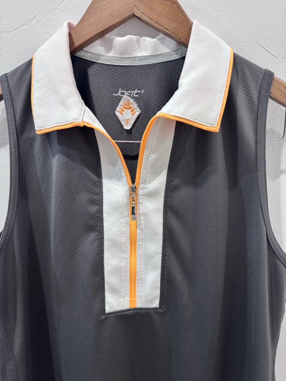 Jofit Golf Sleeveless Polo 1/4 Zip White Collar Orange Trim Women's Size Medium - Picture 3 of 9
